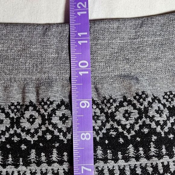 Pink Republic Gray & Black Fair Isle Nordic Print Stretch Knit Leggings Tights - Picture 8 of 9
